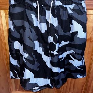 Medium camo shorts